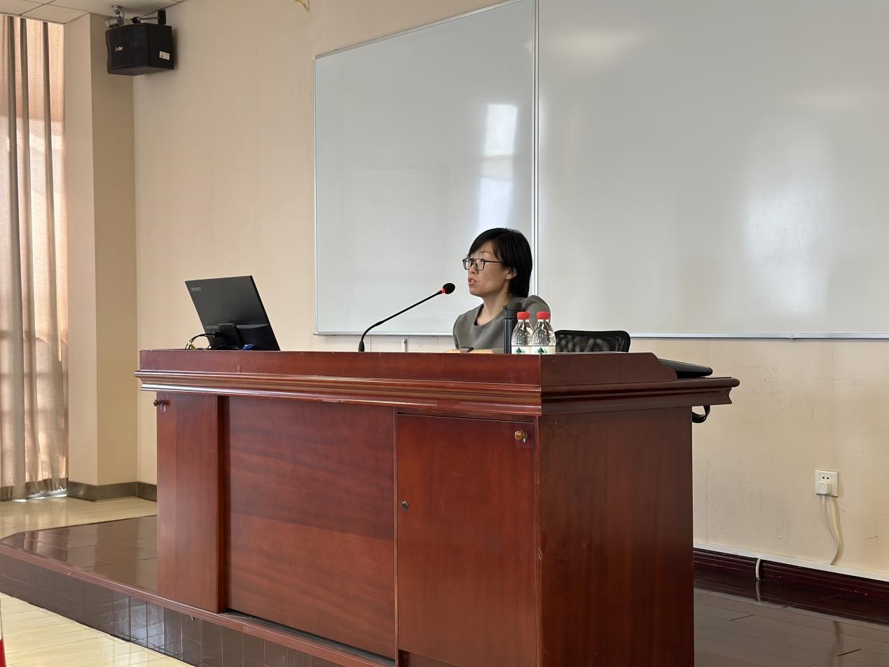 8bo体育
主题教育专题党课开讲 图片1.jpg