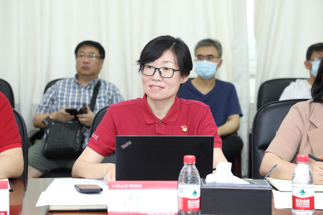 8bo体育
与党委组织部开展主题教育联学 图片1.jpg