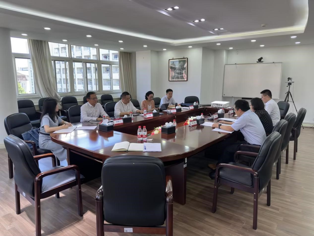 8bo体育
召开学习贯彻习近平新时代中国特色社会主义思想主题教育专题民主生活会 图片1.jpg